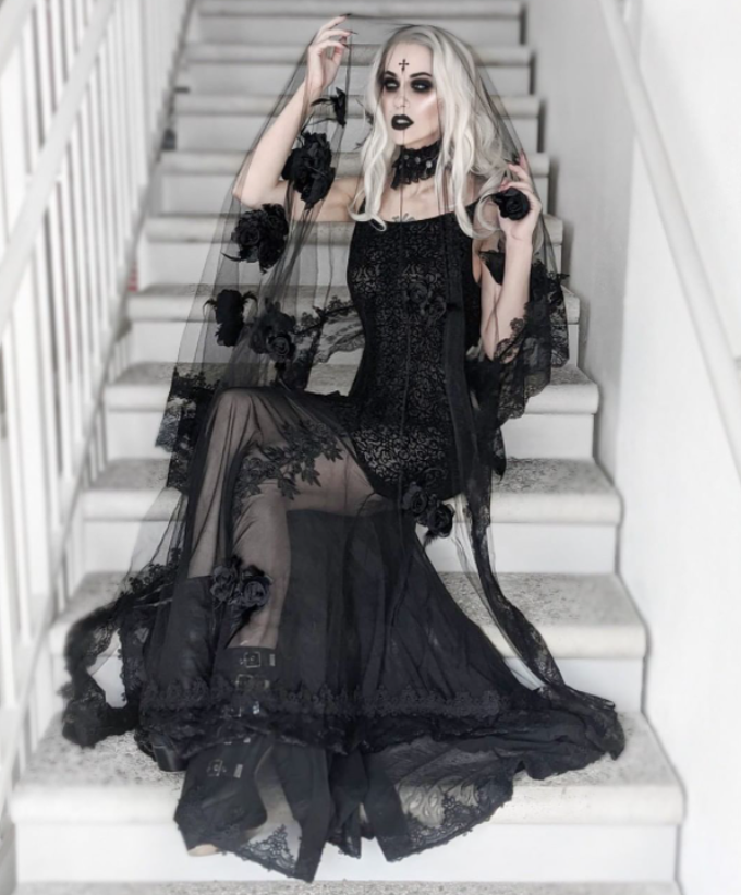 Dark Eclipse' Gothic Velvet Halter Neck Top – DevilFashion Official
